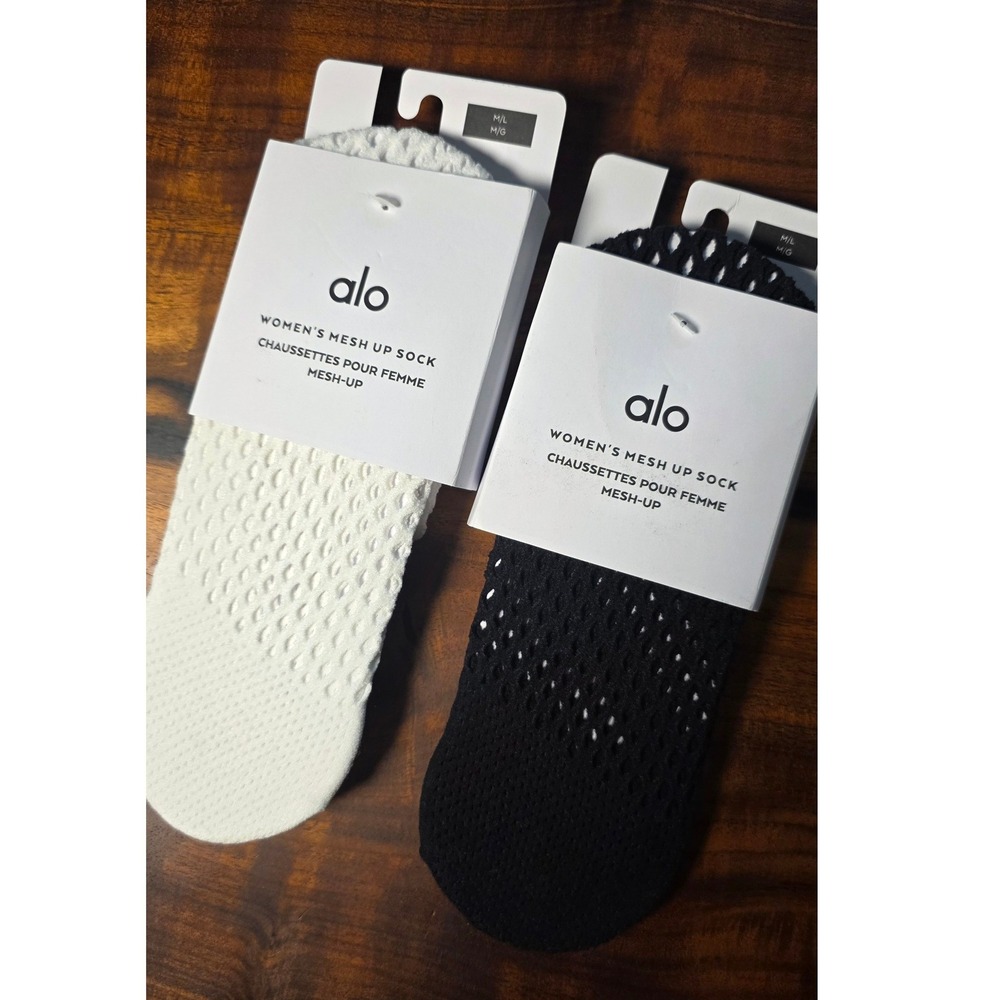 Alo Yoga Womens Mesh Up Sock 2 Pair Set Black White Atheleisure Celeb Style